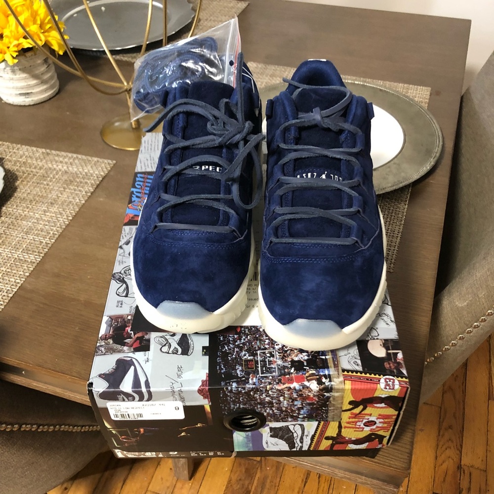 Retro 11 low derek jeter size 9 men